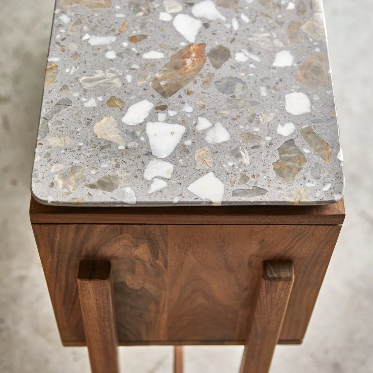 Isaure - Console En Noyer Massif Et Terrazzo Premium – Image 2