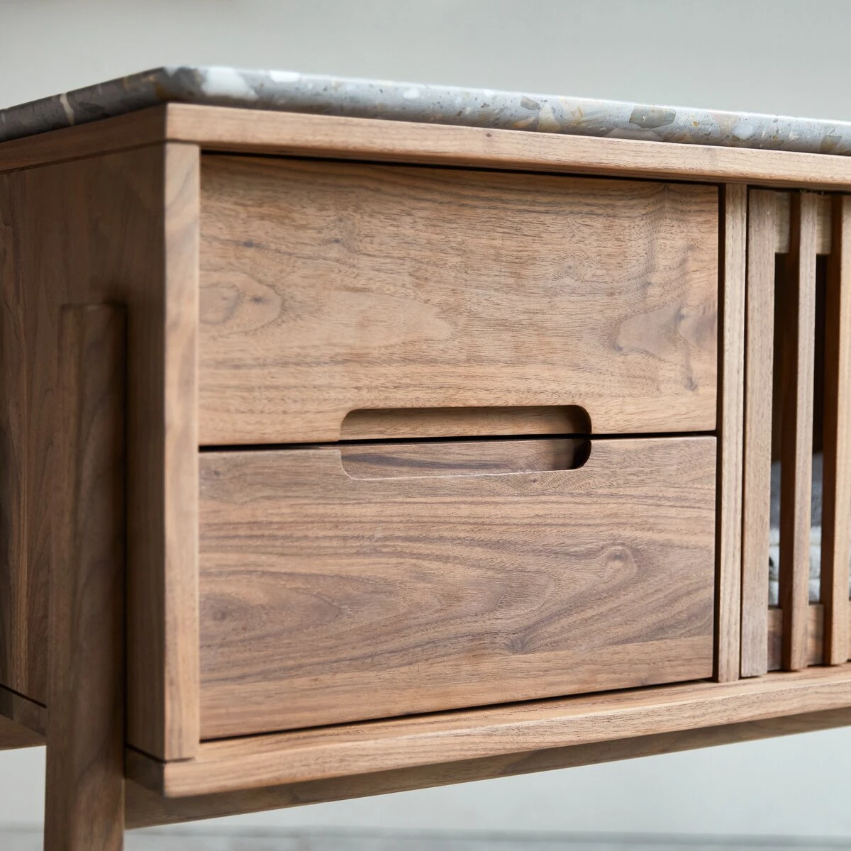 Isaure - Console En Noyer Massif Et Terrazzo Premium – Image 6