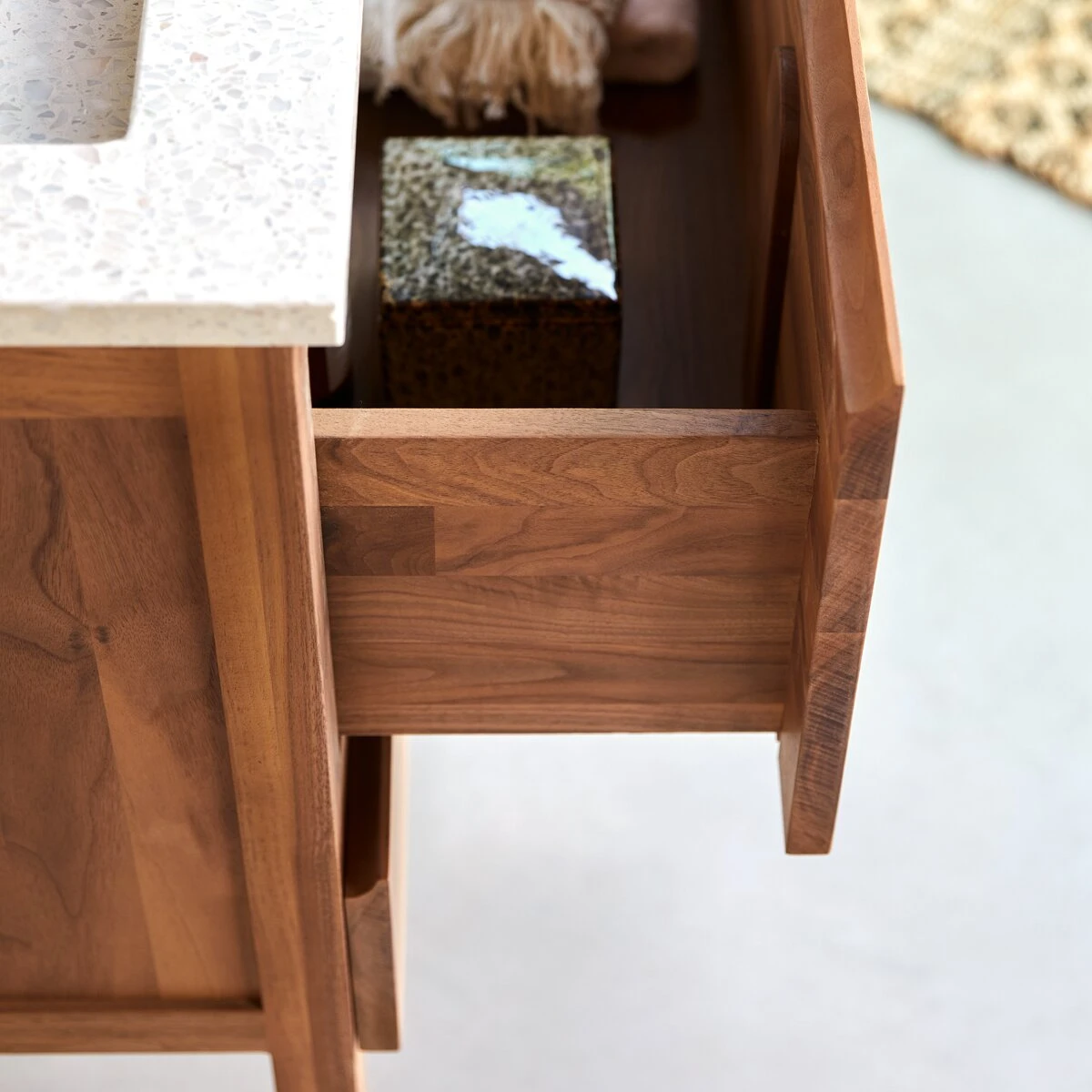 Edgar - Meuble Salle De Bain En Noyer Massif Et Terrazzo Premium Moon 80 Cm – Image 6