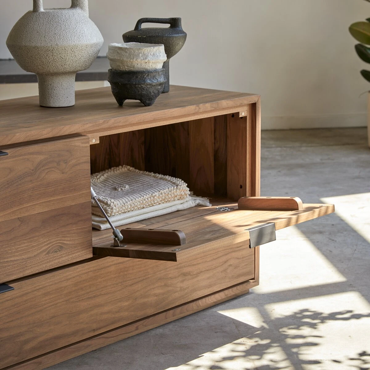 Senson - Meuble TV En Noyer Massif 120 Cm – Image 2